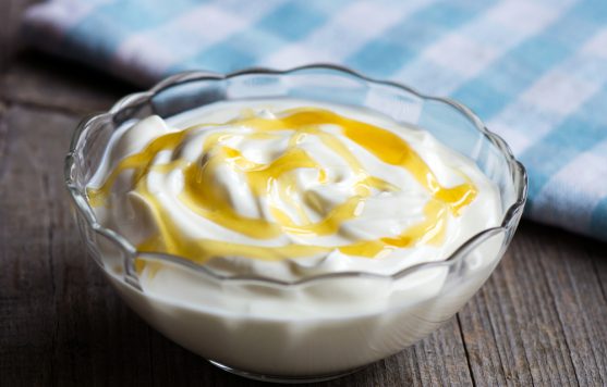 cancer diet for kids: Yogurt with honey