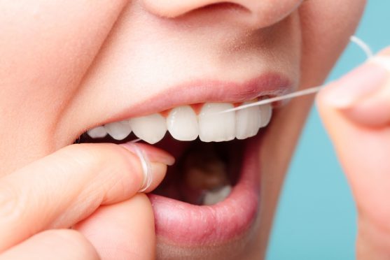 flossing reduces risk of oral cancer