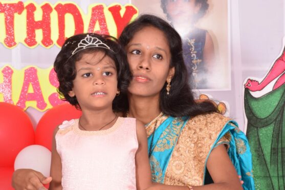 हैदराबाद की रहने वाली दिव्या ने अपने मां के उपचार के लिए Onco.com का अनुभव साझा किया। 
