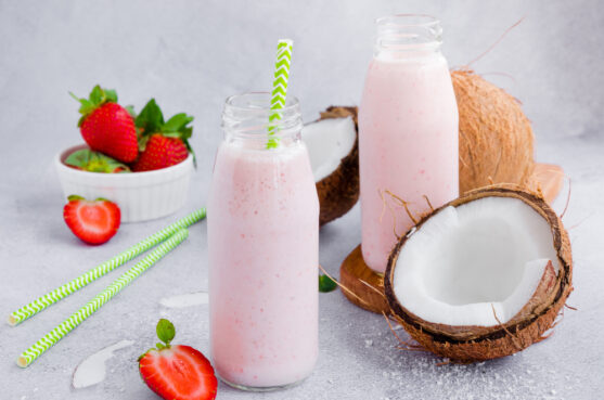 strawberry smoothie can help cancer patients deal with mouth sores while on cancer treatments